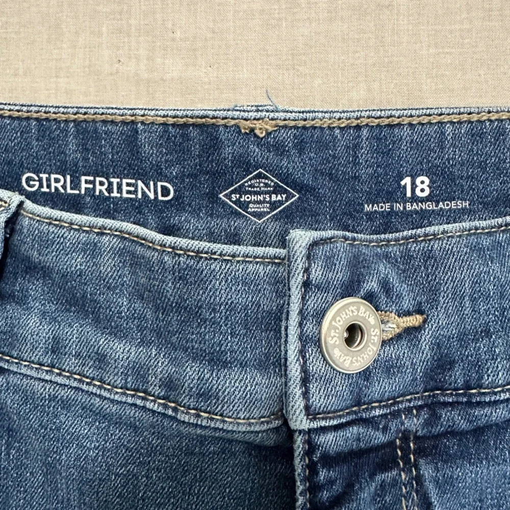 St. John's Bay Women's 18 Girlfriend Jean Blue Mid-Rise LT Terrace NEW
